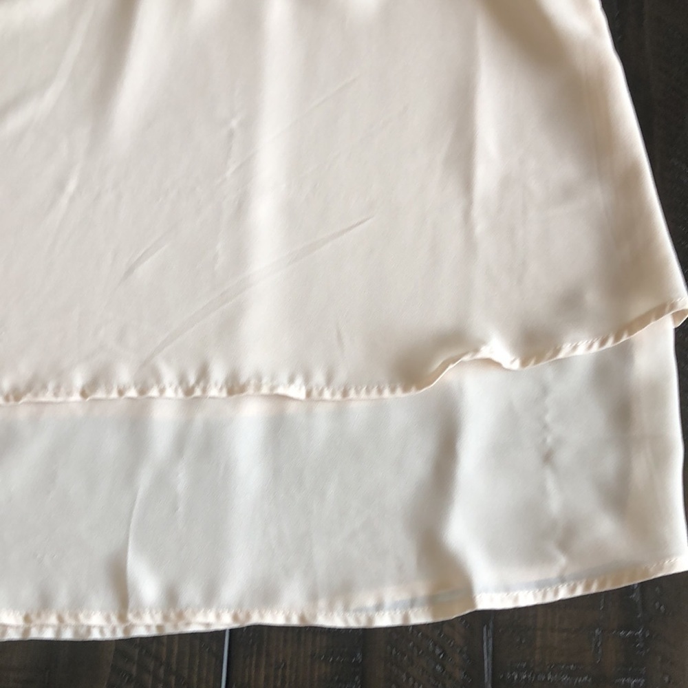 𝅺Monteau Cowl Neck Sleeveless Blouse Size M Flowy Neutral Cream Business Casual - Picture 11 of 11
